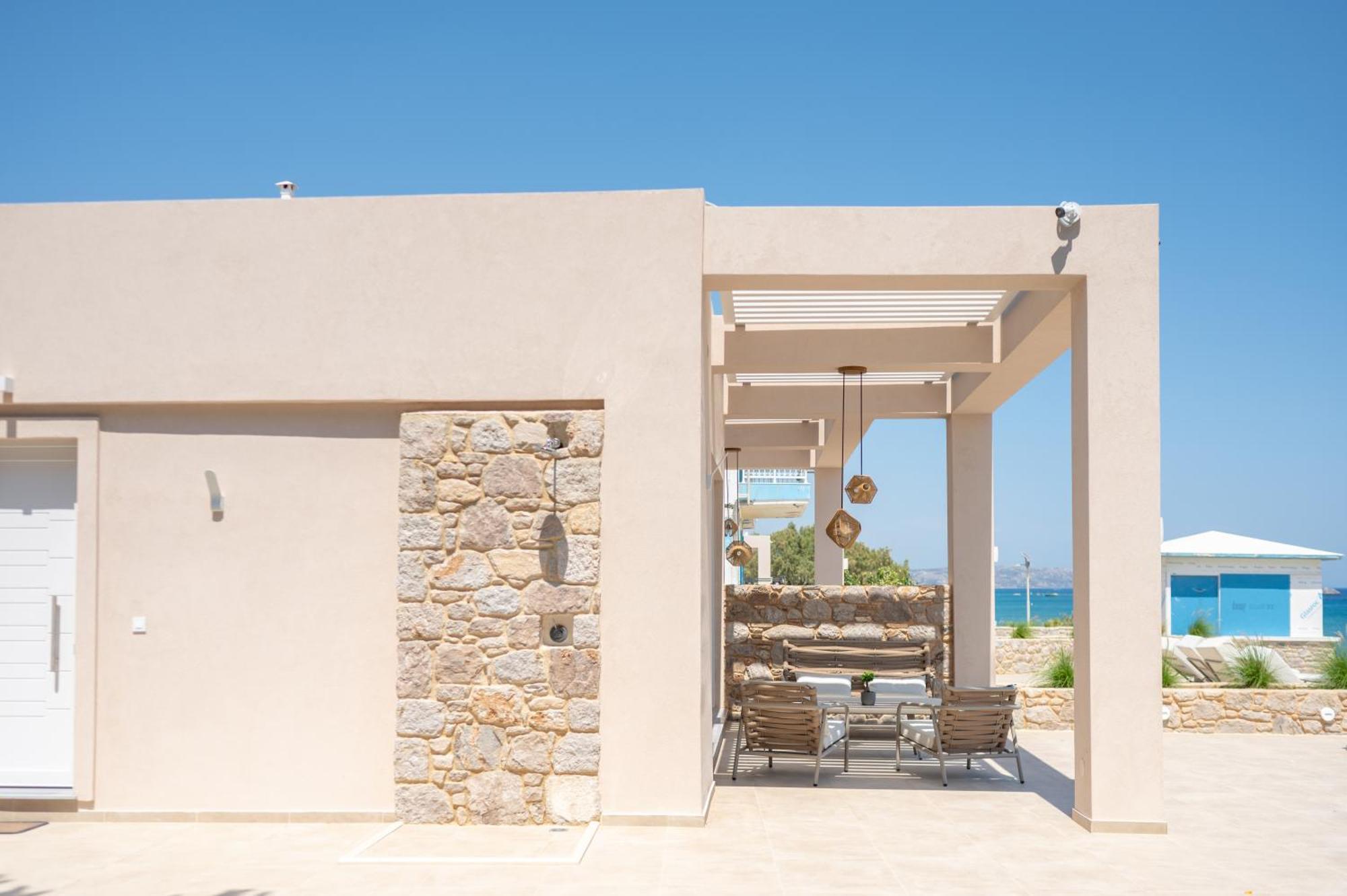 Nalu Luxury Suites Adults Only Kéfalos Exterior photo