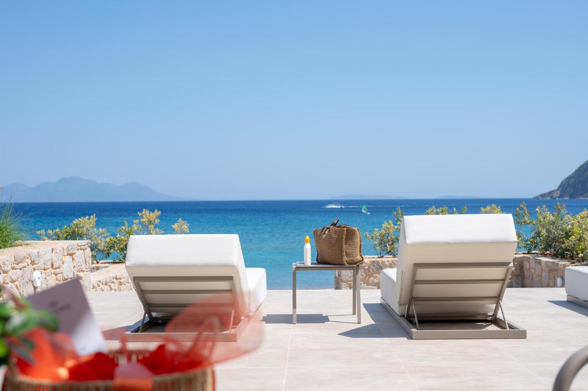 Nalu Luxury Suites Adults Only Kéfalos Exterior photo