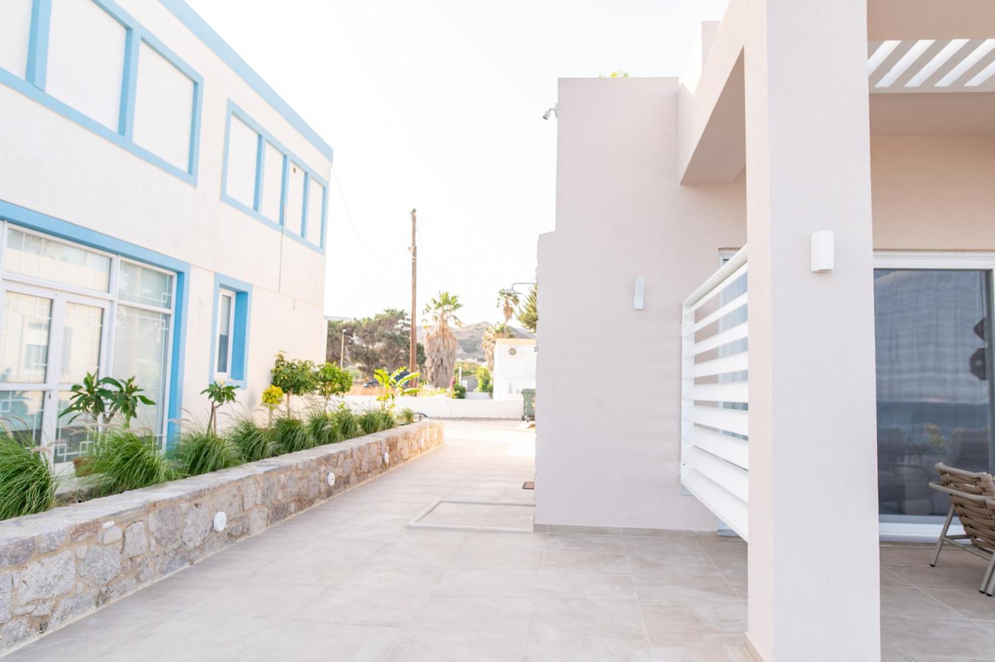 Nalu Luxury Suites Adults Only Kéfalos Exterior photo