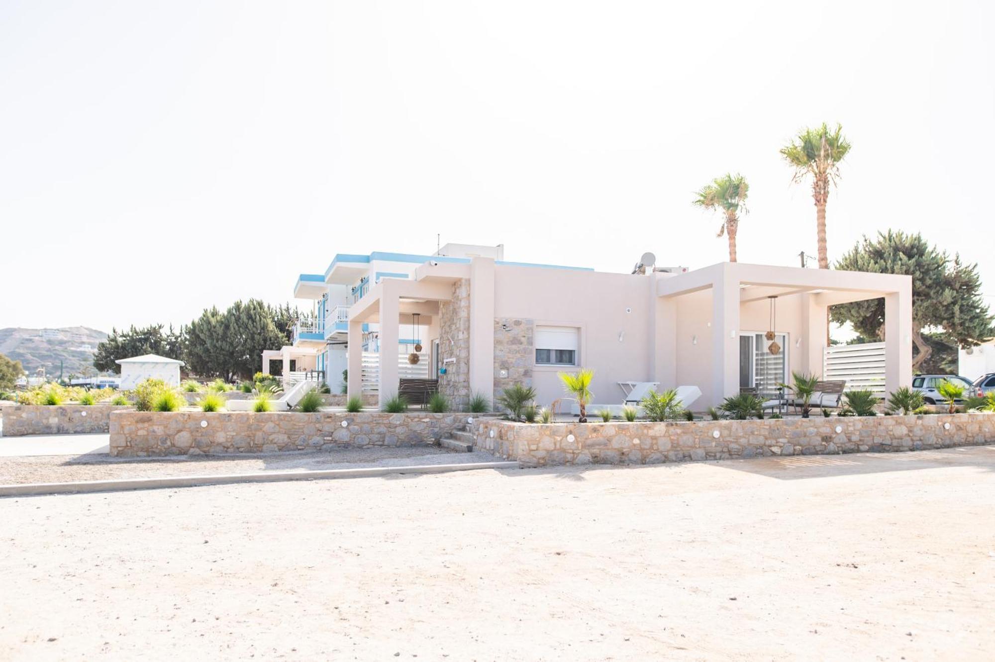 Nalu Luxury Suites Adults Only Kéfalos Exterior photo